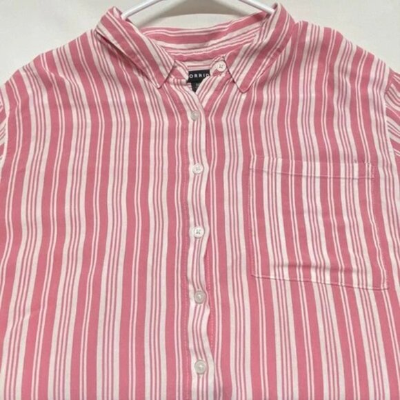 Torrid Button-Up Blouse Women's 00 (M/L) Pink White Stripe Lightweight Stretch - Picture 9 of 9